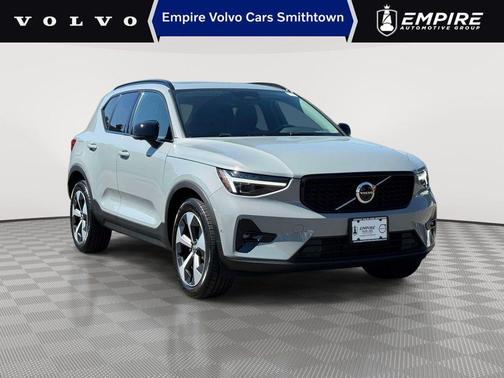 Metallic 2026 Volvo XC40 B5 Plus