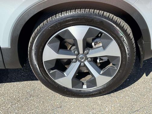 Metallic 2026 Volvo XC40 B5 Plus