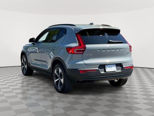 Metallic 2026 Volvo XC40 B5 Plus