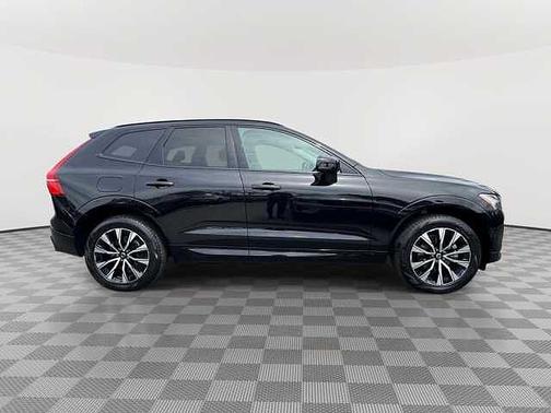 Onyx Black 2024 Volvo XC60 Plus