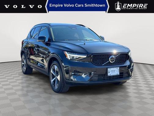 Onyx Black 2026 Volvo XC40 B5 Plus