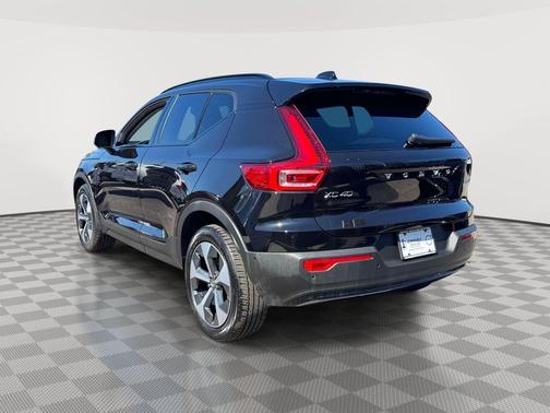 Onyx Black 2026 Volvo XC40 B5 Plus