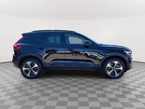 Onyx Black 2026 Volvo XC40 B5 Plus
