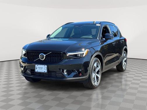 Onyx Black 2026 Volvo XC40 B5 Plus
