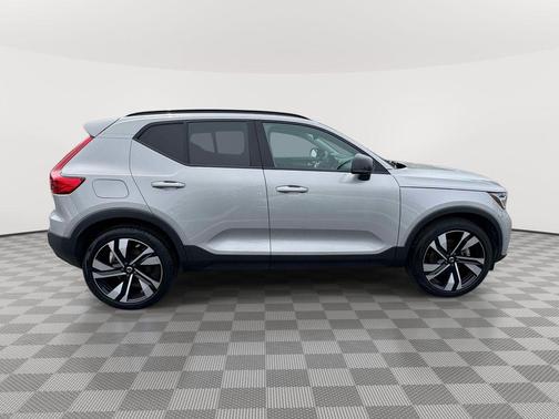Silver 2023 Volvo XC40 B5 Plus Dark Theme