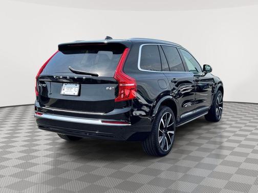 Onyx Black Metallic 2023 Volvo XC90 B6 Plus 7-Seater