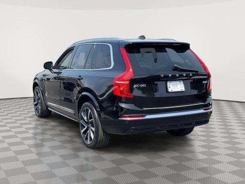 Onyx Black Metallic 2023 Volvo XC90 B6 Plus 7-Seater