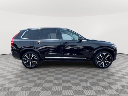 Onyx Black Metallic 2023 Volvo XC90 B6 Plus 7-Seater