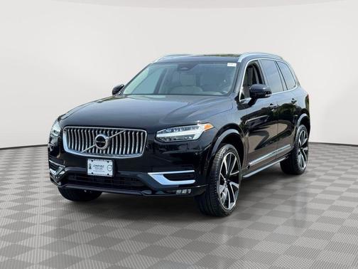 Onyx Black Metallic 2023 Volvo XC90 B6 Plus 7-Seater