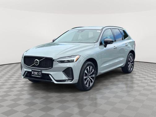 Metallic 2024 Volvo XC60 B5 Core