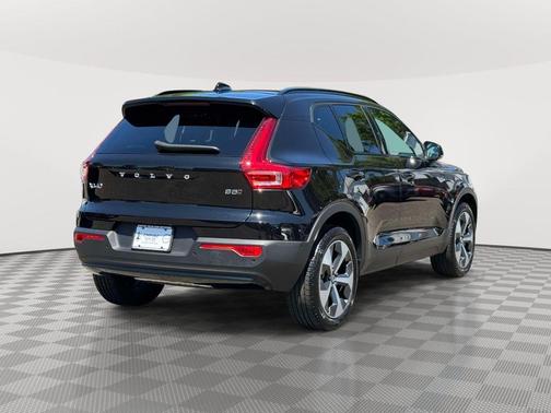 Onyx Black 2026 Volvo XC40 B5 Plus