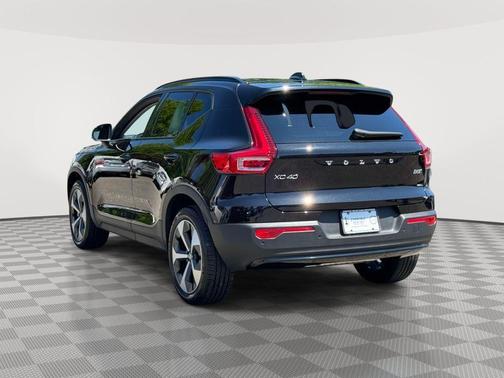 Onyx Black 2026 Volvo XC40 B5 Plus