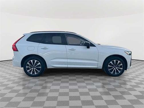2023 Volvo XC60 Plus