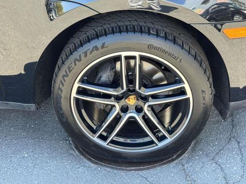 Black 2020 Porsche Macan Base
