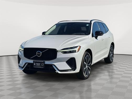 2023 Volvo XC60 B5 AWD Plus Dark