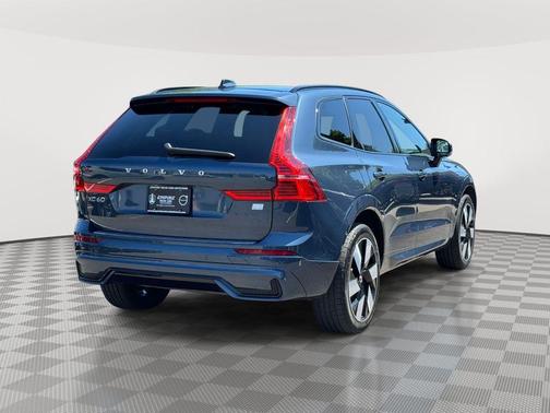 Denim Blue Metallic 2024 Volvo XC60 Recharge Plug-In Hybrid T8 Ultimate Dark Theme