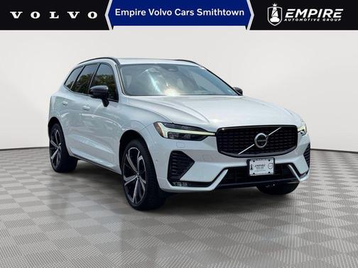 Crystal White Metallic 2023 Volvo XC60 B5 Ultimate Dark Theme