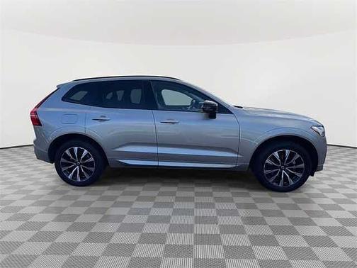 2025 Volvo XC60 Plus