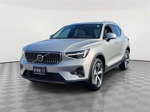 2023 Volvo XC40 Plus