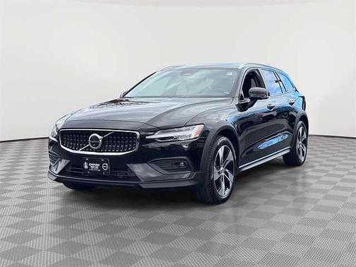 2024 Volvo V60 Cross Country Plus