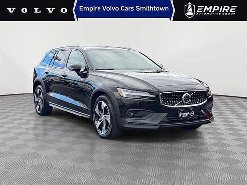 2024 Volvo V60 Cross Country Plus
