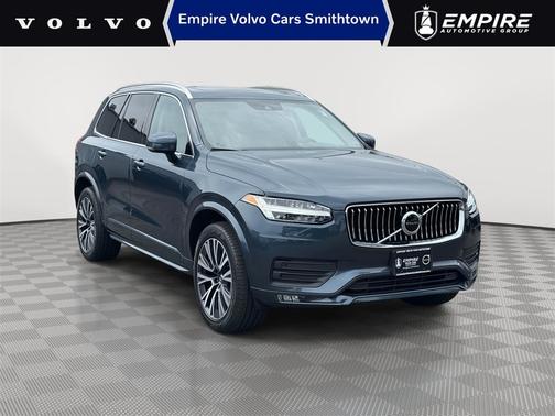 2022 Volvo XC90 T6 AWD Momentum 7 Seater