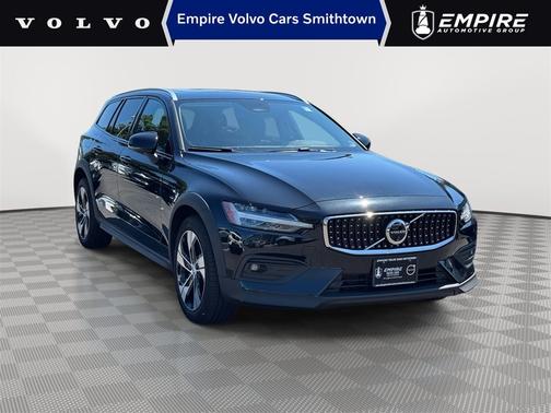 2024 Volvo V60 Cross Country B5 Plus