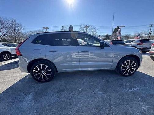 2025 Volvo XC60 Plus