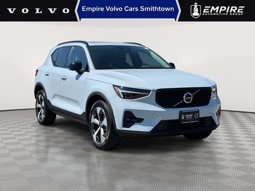Cloud 9 White 2026 Volvo XC40 B5 Plus