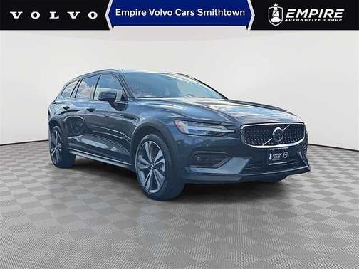 2025 Volvo V60 Cross Country Plus