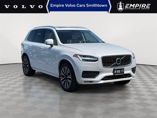 2022 Volvo XC90 T6 AWD Momentum 6 Seater