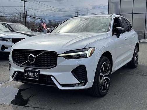 2023 Volvo XC60 Plus
