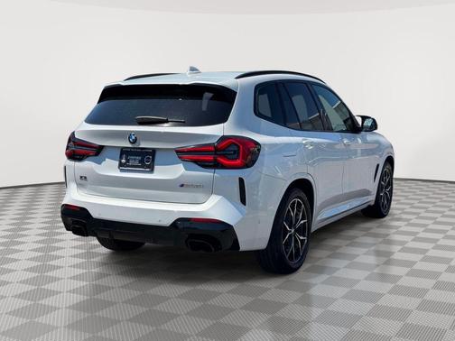 Mineral White Metallic 2023 BMW X3 M40i