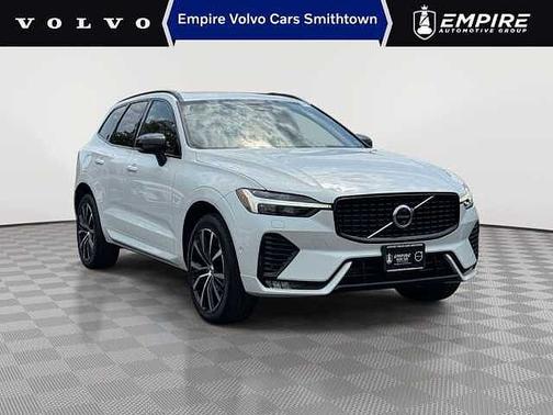 Crystal White 2024 Volvo XC60 Plus