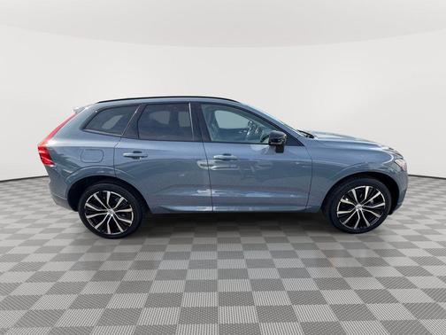 Thunder Gray Metallic 2023 Volvo XC60 B5 Plus Dark Theme