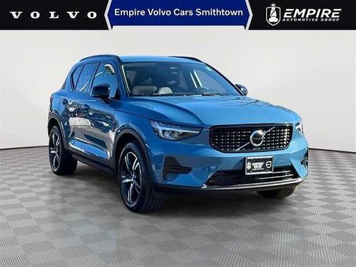 2024 Volvo XC40 Core
