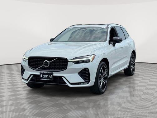 Crystal White Metallic 2024 Volvo XC60 B5 Plus Dark Theme