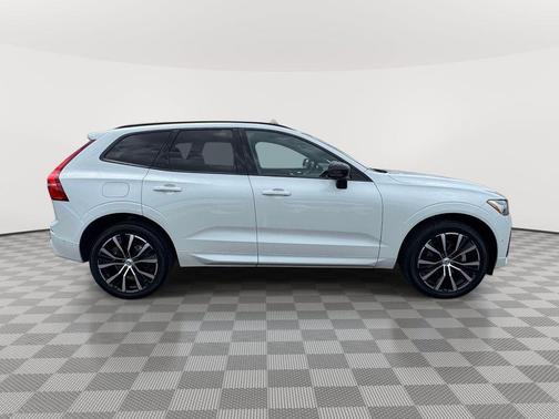 Crystal White Metallic 2024 Volvo XC60 B5 Plus Dark Theme