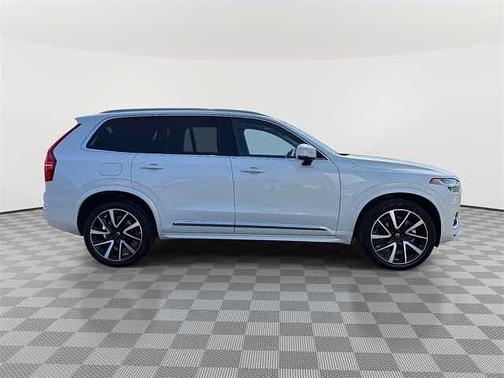 2023 Volvo XC90 Plus