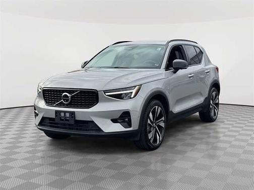 2025 Volvo XC40 Plus