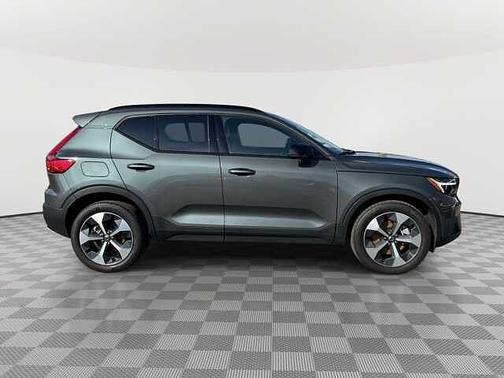 Forest Lake 2026 Volvo XC40 Core