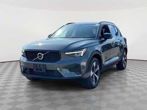 Forest Lake 2026 Volvo XC40 Core