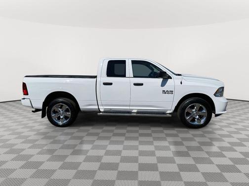 Bright White Clearcoat 2018 RAM 1500 Express
