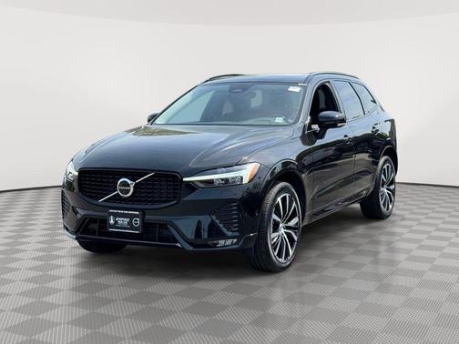 Onyx Black Metallic 2024 Volvo XC60 B5 Plus Dark Theme