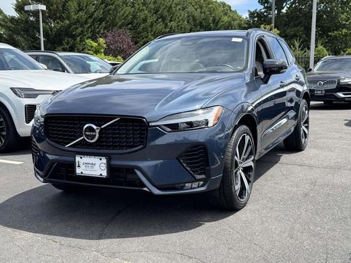 Denim Blue Metallic 2024 Volvo XC60 B5 Ultimate Dark Theme