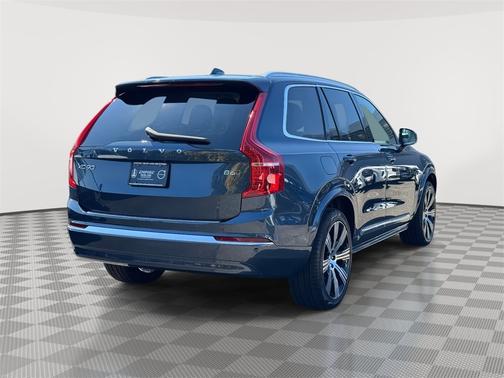 2025 Volvo XC90 B6 Plus 7-Seater