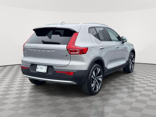 Silver 2023 Volvo XC40 B5 Ultimate Bright Theme