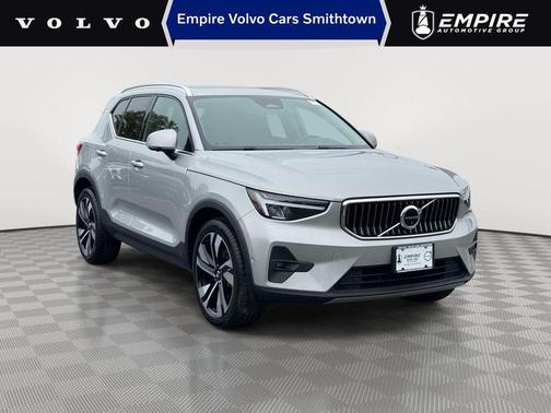 Silver 2023 Volvo XC40 B5 Ultimate Bright Theme