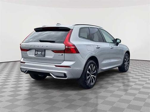 2025 Volvo XC60 Plus