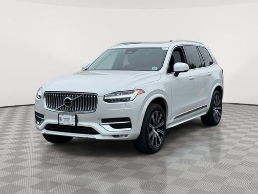 Crystal White 2023 Volvo XC90 B6 Plus 7-Seater